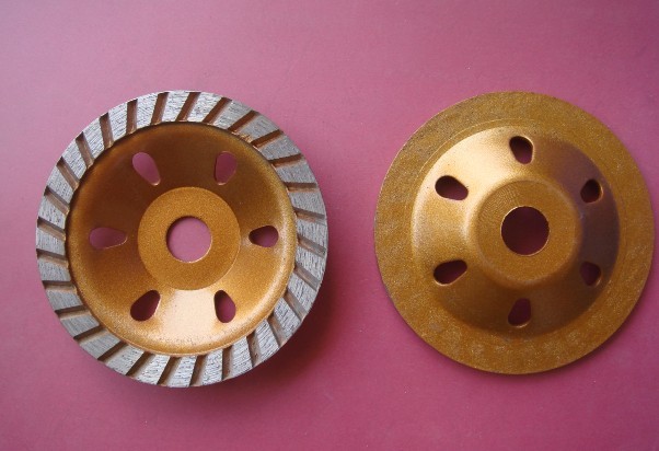 金色多齿碗状磨轮